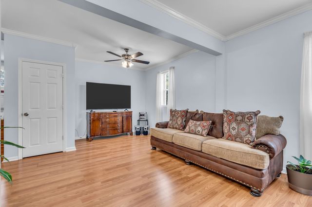 206 Homeward Ave, Winchester, TN 37398
