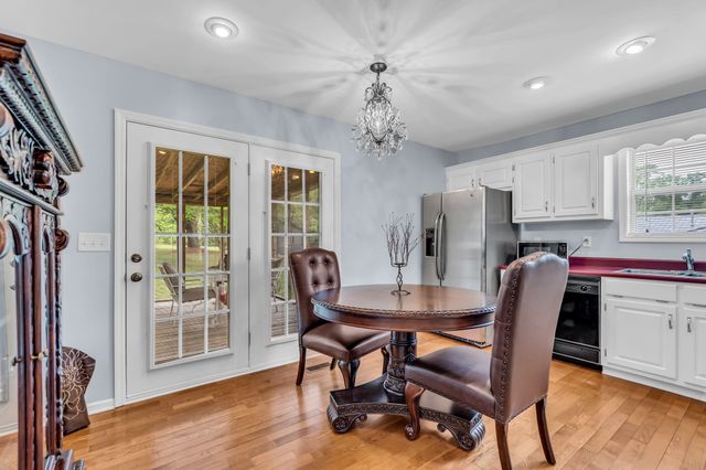 206 Homeward Ave, Winchester, TN 37398