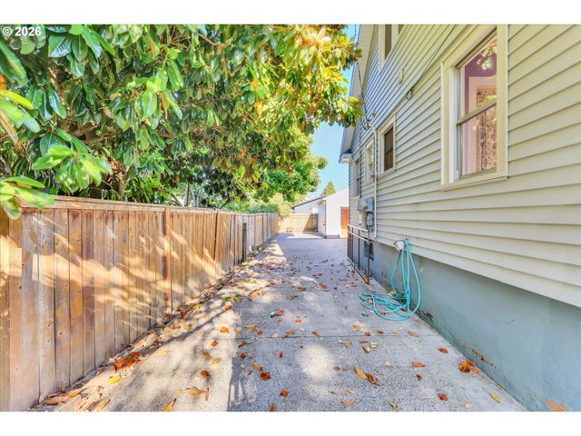 9224 N POLK Ave, Portland, OR 97203