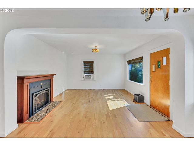 9224 N POLK Ave, Portland, OR 97203