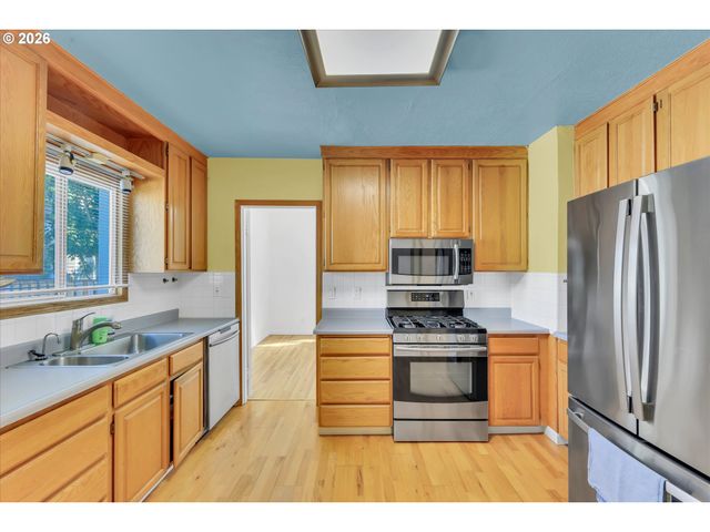 9224 N POLK Ave, Portland, OR 97203
