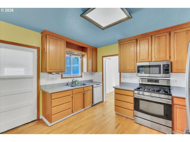 9224 N POLK Ave, Portland, OR 97203