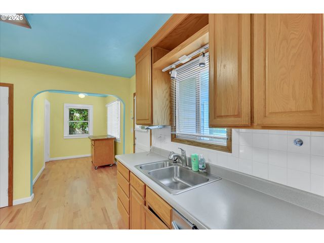 9224 N POLK Ave, Portland, OR 97203