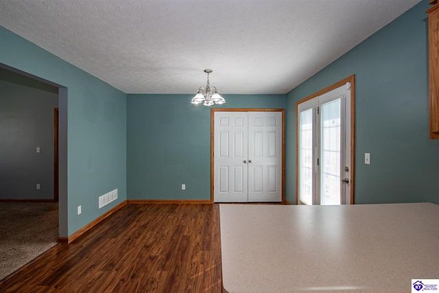 260 Cassies Way, Vine Grove, KY 40175