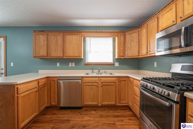 260 Cassies Way, Vine Grove, KY 40175