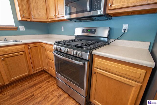 260 Cassies Way, Vine Grove, KY 40175