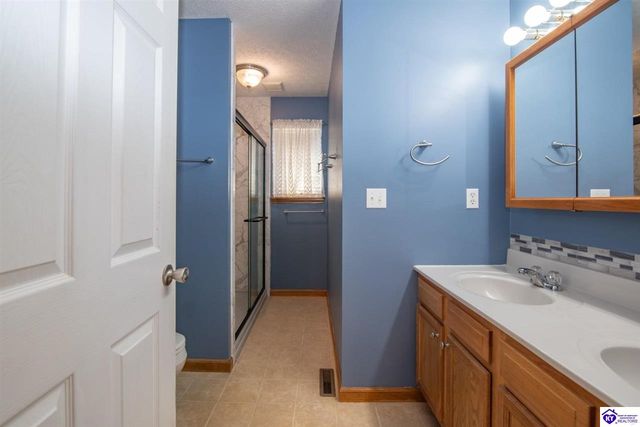 260 Cassies Way, Vine Grove, KY 40175