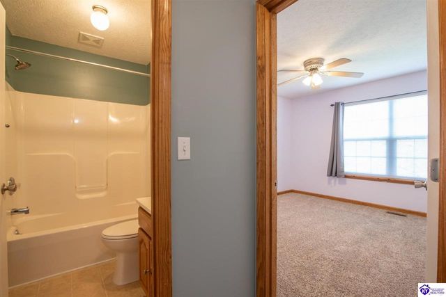 260 Cassies Way, Vine Grove, KY 40175