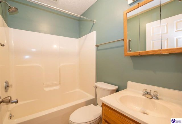 260 Cassies Way, Vine Grove, KY 40175