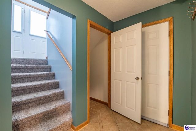 260 Cassies Way, Vine Grove, KY 40175