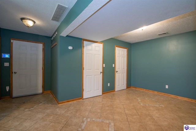 260 Cassies Way, Vine Grove, KY 40175