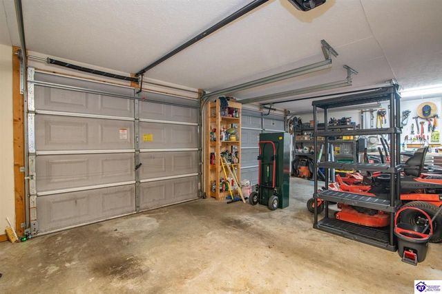 260 Cassies Way, Vine Grove, KY 40175