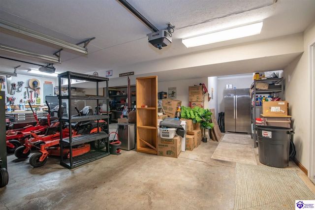 260 Cassies Way, Vine Grove, KY 40175