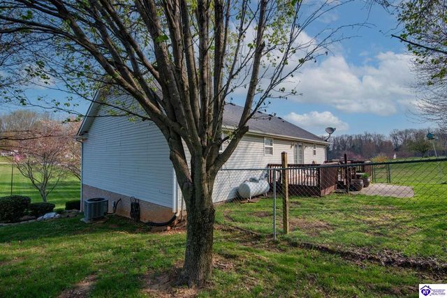 260 Cassies Way, Vine Grove, KY 40175