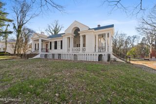 180 S Craft Street, Holly Springs, MS 38635