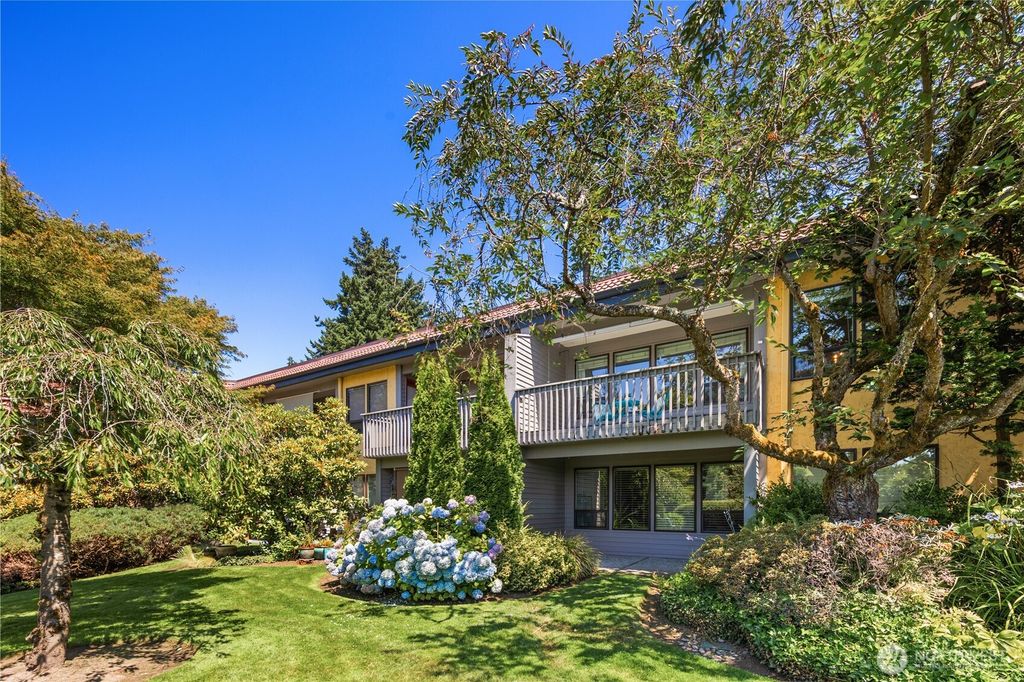 11624 100th Avenue NE #C215, Kirkland, WA 98034