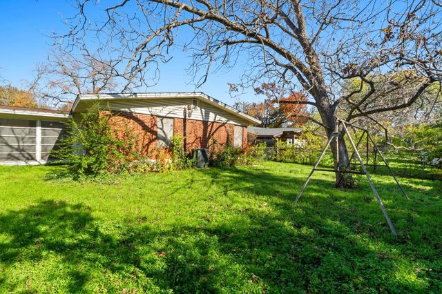 1207 Dwyce DR, Austin, TX 78757