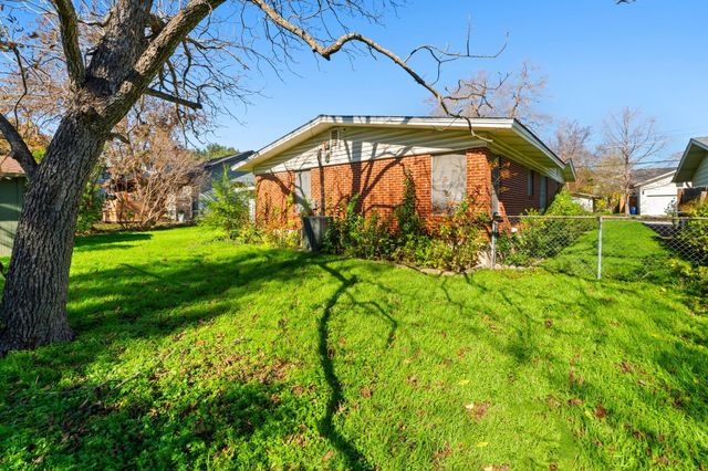 1207 Dwyce DR, Austin, TX 78757