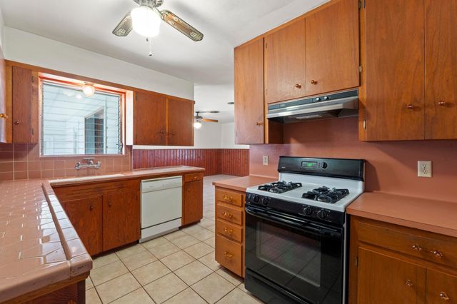 1207 Dwyce DR, Austin, TX 78757