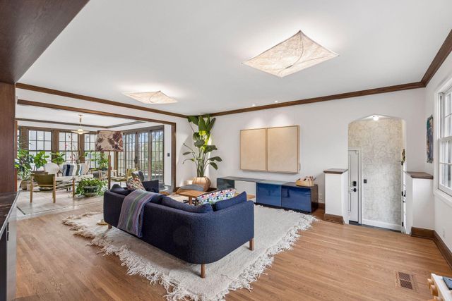 1930 Knox Avenue S, Minneapolis, MN 55403