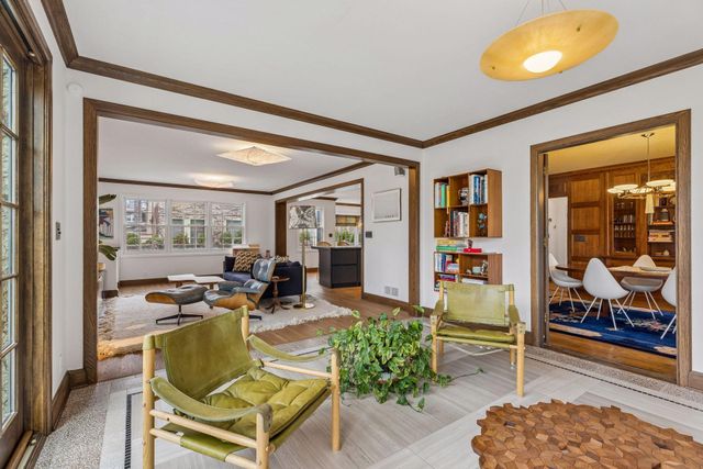 1930 Knox Avenue S, Minneapolis, MN 55403