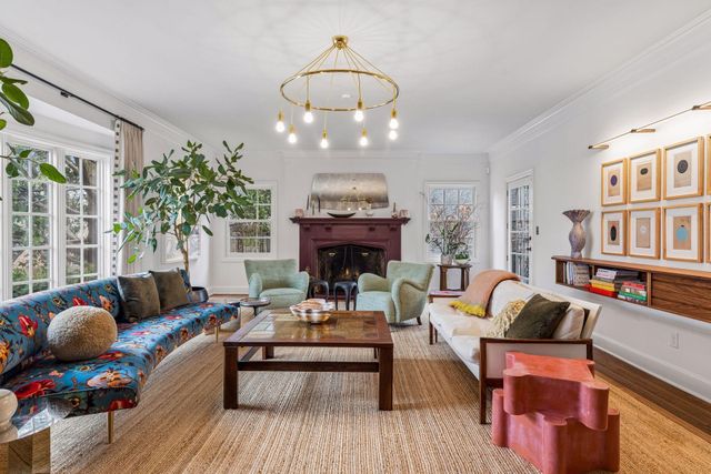 1930 Knox Avenue S, Minneapolis, MN 55403