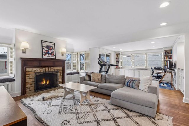 1930 Knox Avenue S, Minneapolis, MN 55403