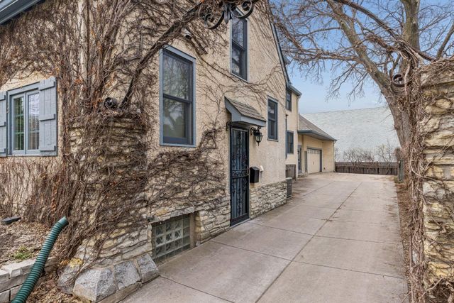 1930 Knox Avenue S, Minneapolis, MN 55403