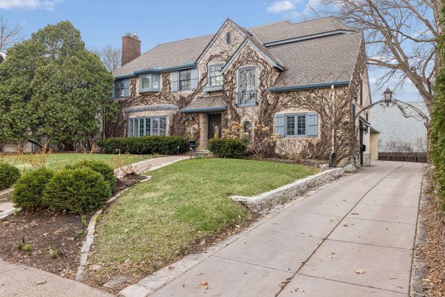 1930 Knox Avenue S, Minneapolis, MN 55403