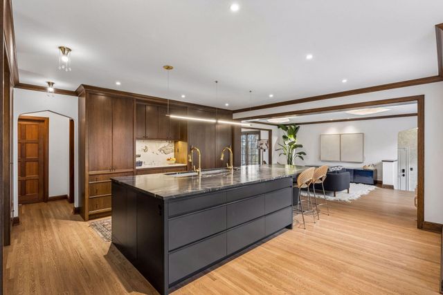 1930 Knox Avenue S, Minneapolis, MN 55403