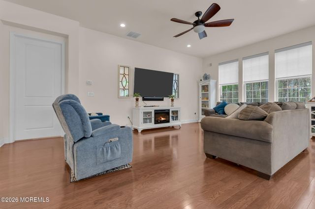 185 Arborridge Drive, Forked River, NJ 08731