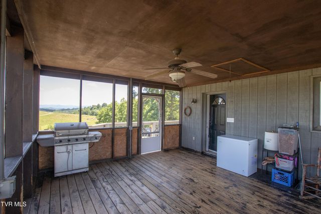 27069 Northridge Road, Meadowview, VA 24361