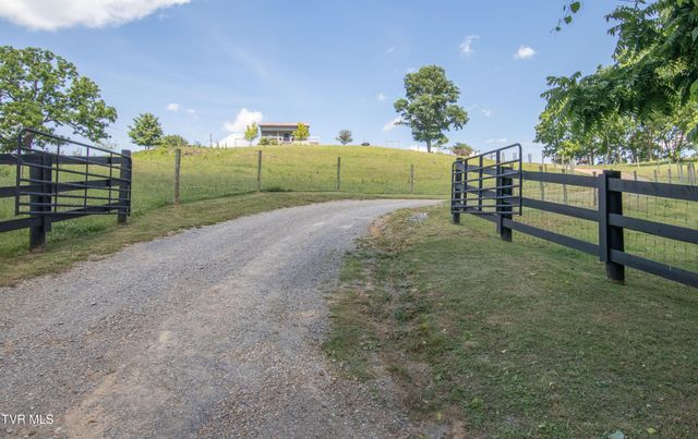 27069 Northridge Road, Meadowview, VA 24361