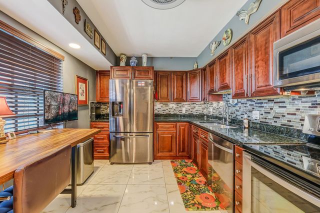 3520 Oaks Way 809, Pompano Beach, FL 33069