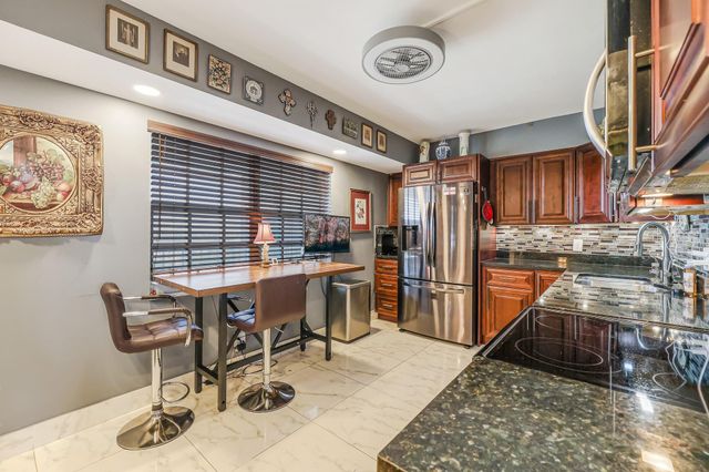 3520 Oaks Way 809, Pompano Beach, FL 33069