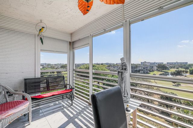 3520 Oaks Way 809, Pompano Beach, FL 33069