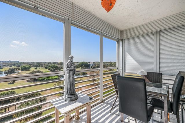 3520 Oaks Way 809, Pompano Beach, FL 33069