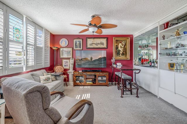 3520 Oaks Way 809, Pompano Beach, FL 33069