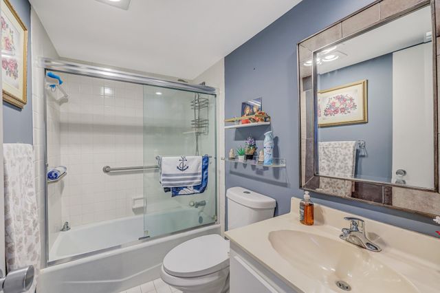 3520 Oaks Way 809, Pompano Beach, FL 33069