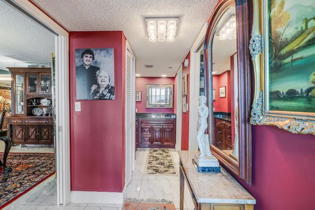 3520 Oaks Way 809, Pompano Beach, FL 33069