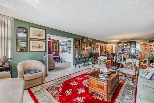 3520 Oaks Way 809, Pompano Beach, FL 33069