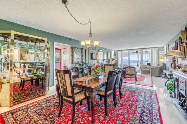 3520 Oaks Way 809, Pompano Beach, FL 33069