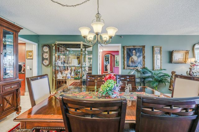 3520 Oaks Way 809, Pompano Beach, FL 33069