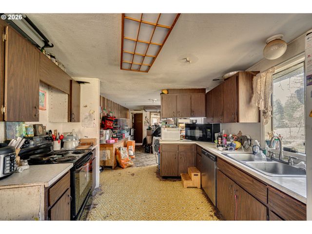 30434 Ne WYLIE Rd, Camas, WA 98607