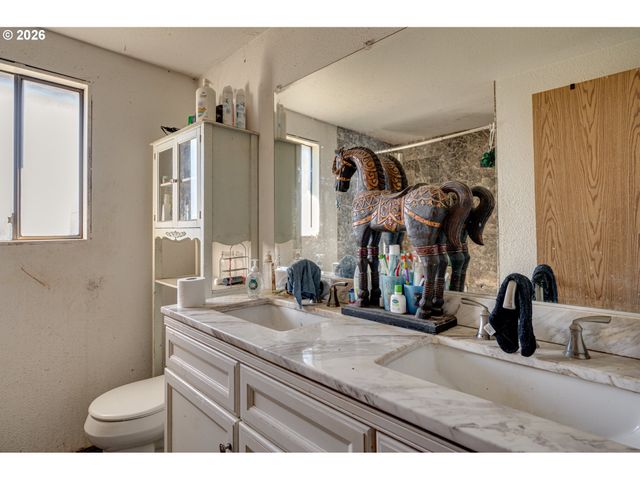 30434 Ne WYLIE Rd, Camas, WA 98607