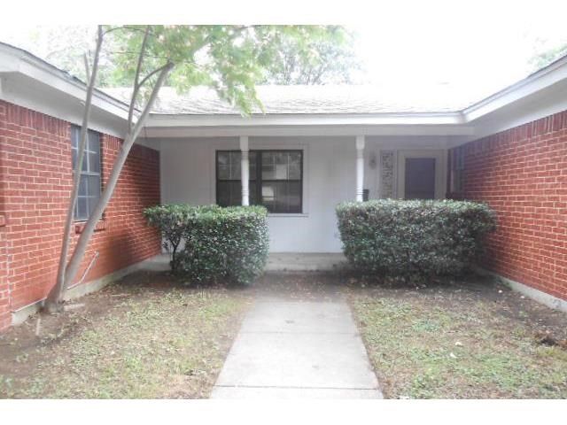 1608 Mims Street, Fort Worth, TX 76112