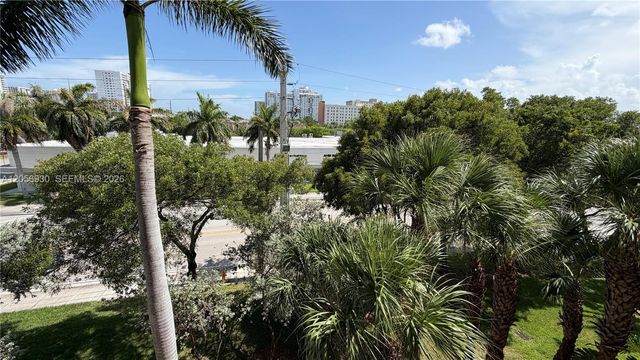 2775 NE 187th St 316, Aventura, FL 33180