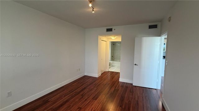 2775 NE 187th St 316, Aventura, FL 33180