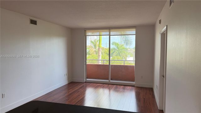 2775 NE 187th St 316, Aventura, FL 33180