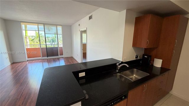 2775 NE 187th St 316, Aventura, FL 33180